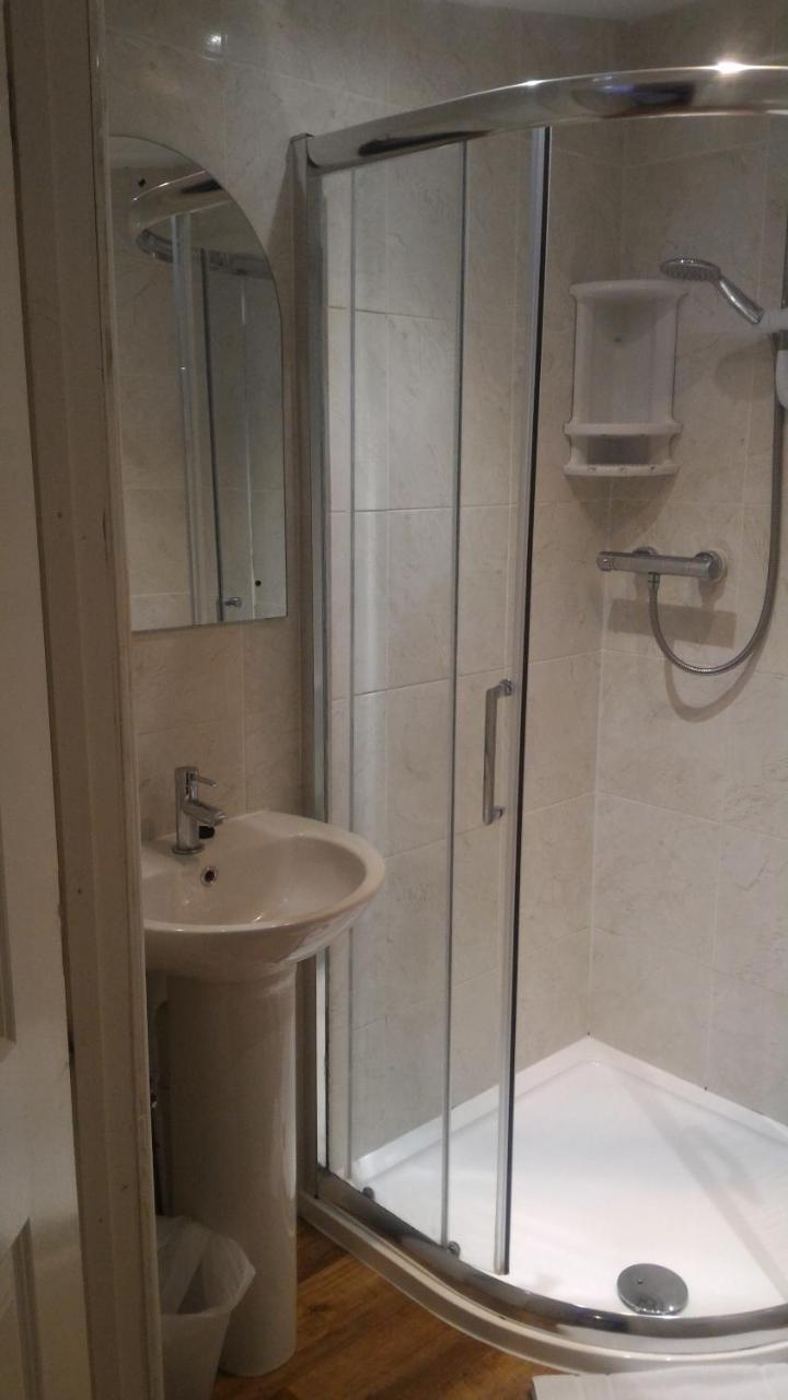 Cedar Lodge Hotel Exeter Ngoại thất bức ảnh